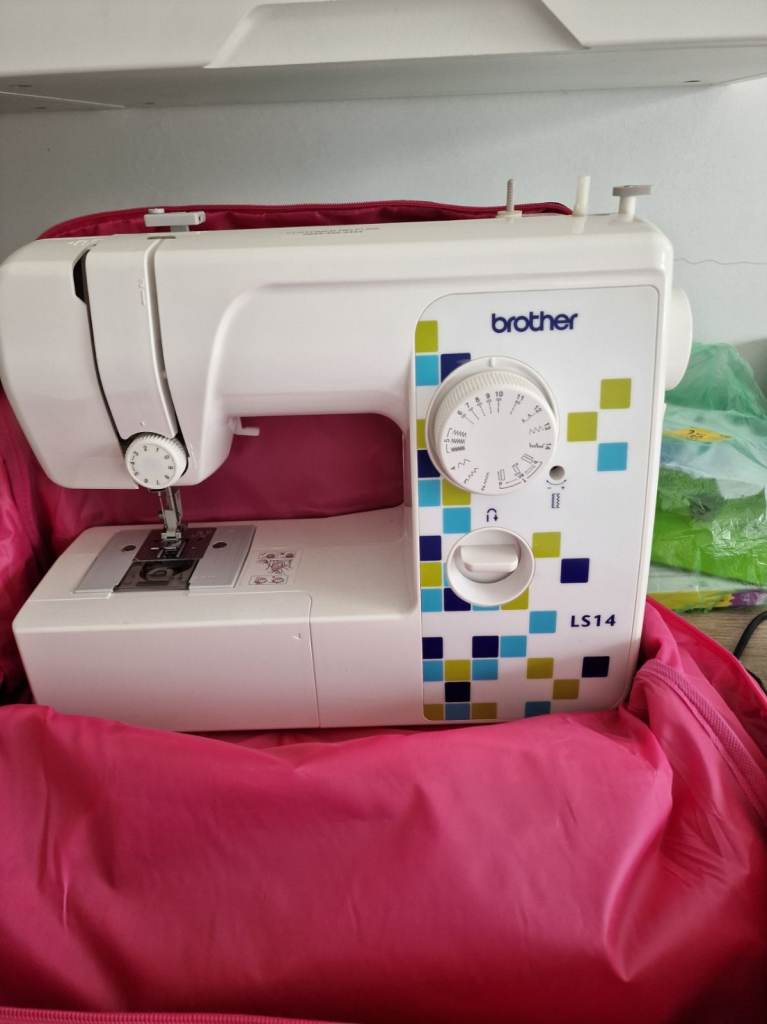 Brother LS14 Sewing Machine with dust case, in very good condition