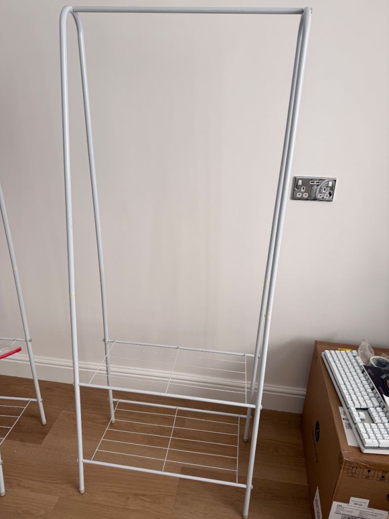 Clothes drying rack