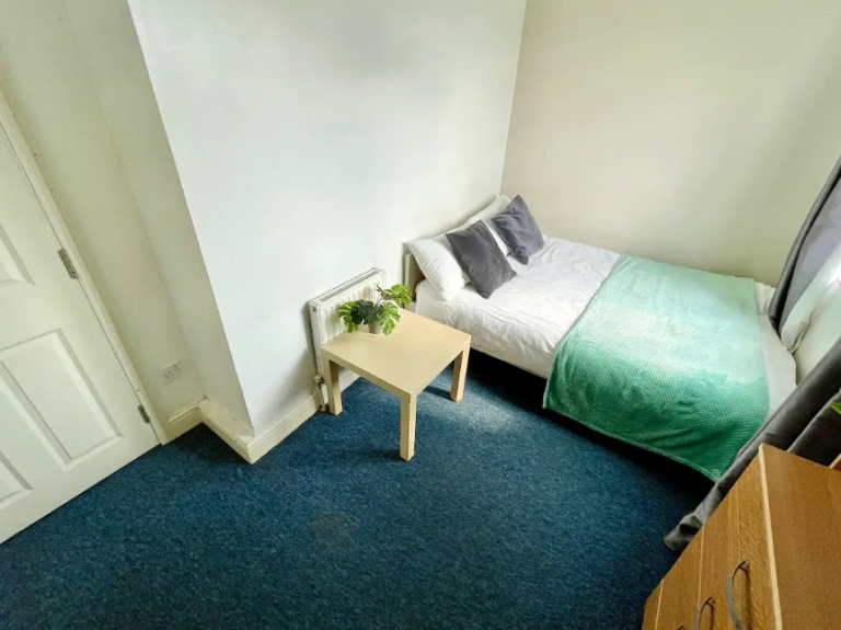 Double Room Willesden Green £760/pm - Bills Inc | near Station | Feb 16!