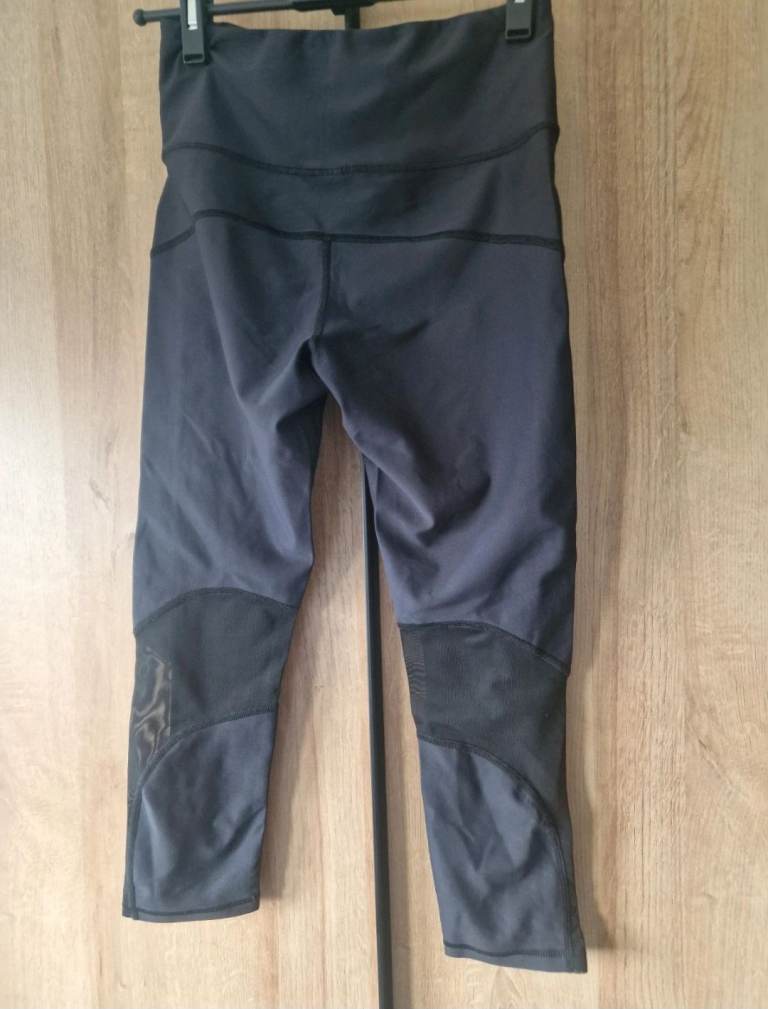 Black Leggings 3/4 Length Size S