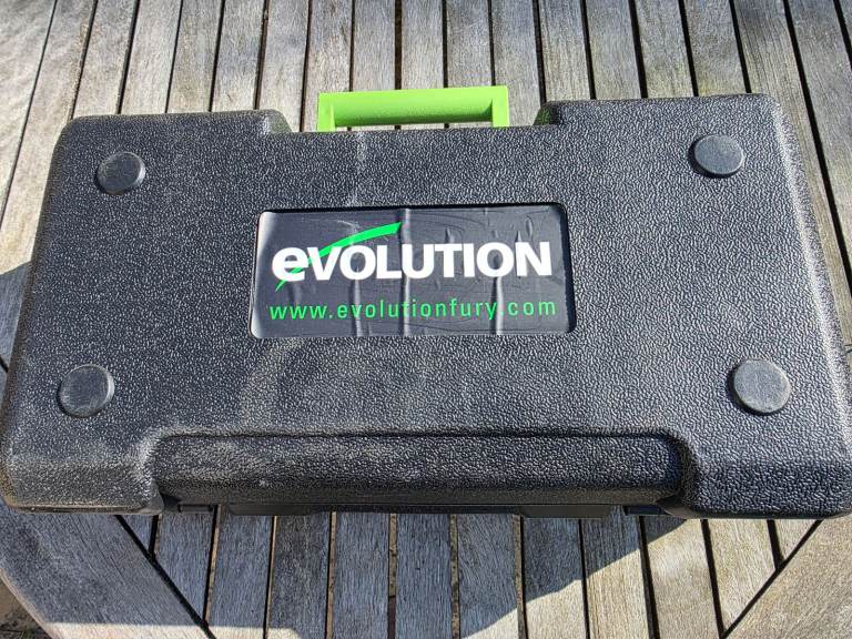 Evolution D09100 Twin Bladed Saw 
