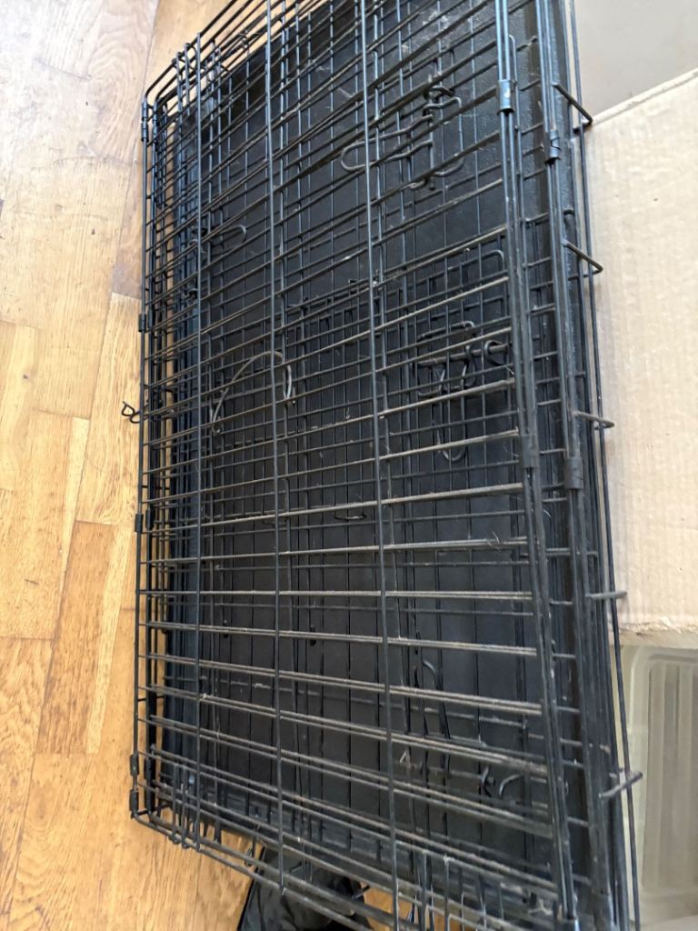Medium dog cage
