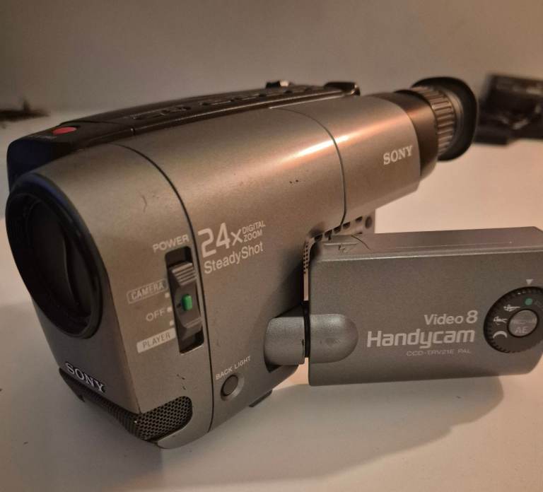 Sony Video 8 Handycam CCD-TRV21E