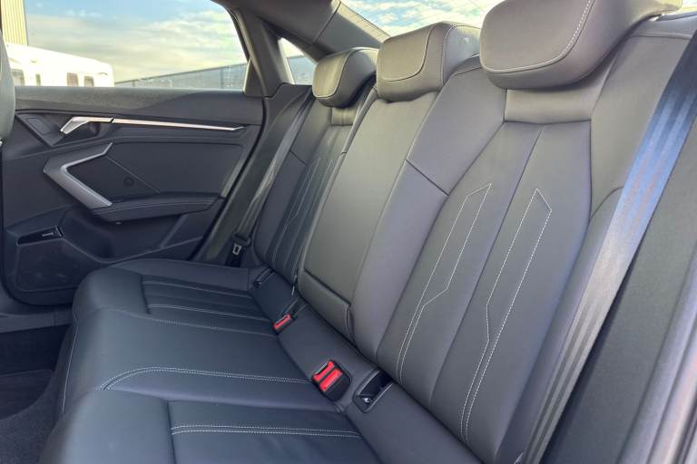 2025 Audi A3 Black Edition 35 TFSI  150 PS S tronic SUV PETROL Automatic