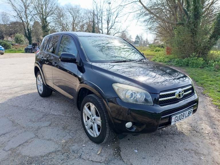 Toyota  Rav4 Sr 180 (the model to have)