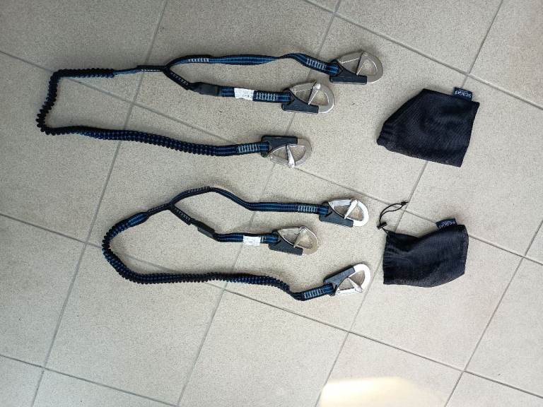 2 x Seago 3 Hook Elasticated Safety Line w/ Overload Indicator