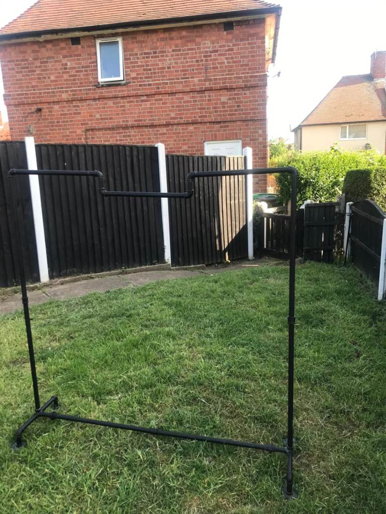 Double clothes rail