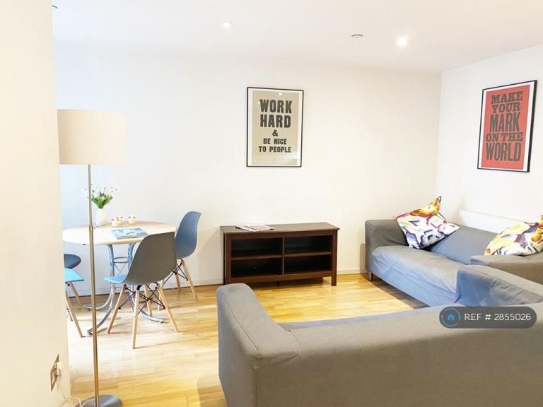 2 bedroom flat in Stonemasons Yard, London, SE5 (2 bed) (#2855026)