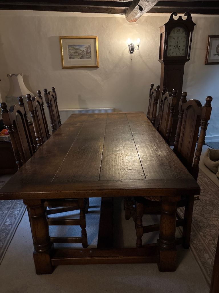 Oak Dining Table & 6 chairs (heat proof top)