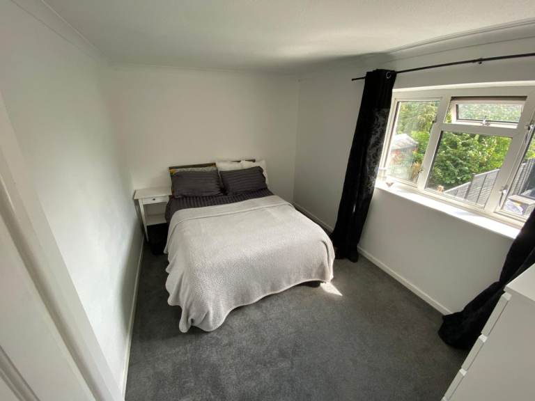 Double Room To Rent 