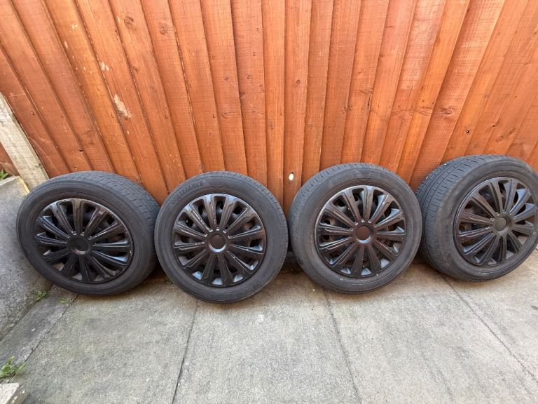 Fiat 500 set of steel wheels with very good tyres and wheel covers