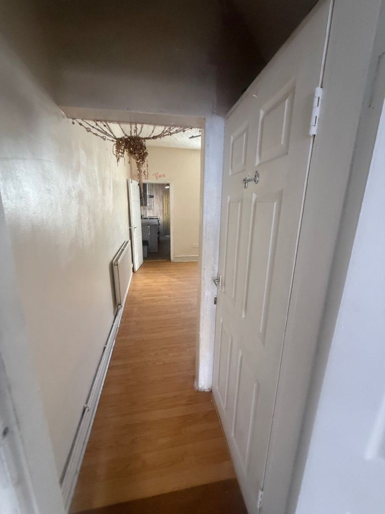 2 bed rooms house for rent 2 living rooms 1 toilet 1 kitchen 