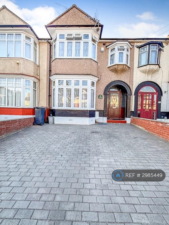 3 bedroom house in Cavendish Gardens, Barking, IG11 (3 bed) (#2985449)
