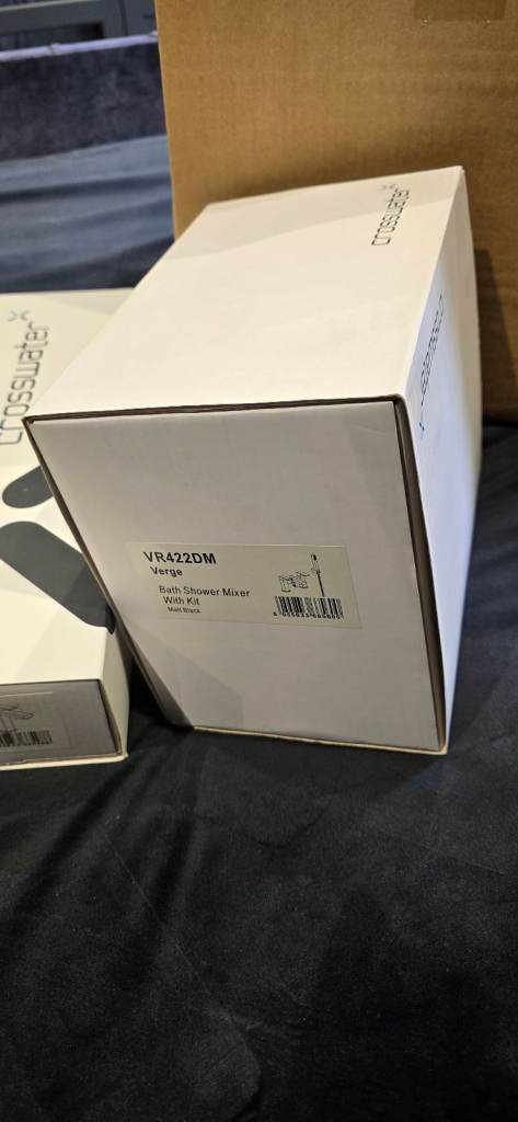 CROSSWATER BATH MIXER SHOWER AND BASIN TAP MATT BLACK BRAND NEW VR422DM VR110DNM 