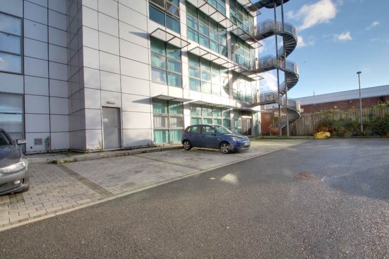 1 Bedroom Flat to rent in Slough