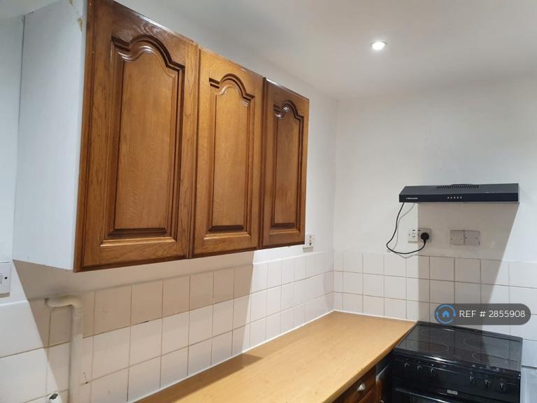 2 bedroom house in West Wycombe Road, High Wycombe, HP12 (2 bed) (#2855908)
