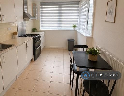 4 bedroom flat in Partington Close, London, N19 (4 bed) (#2932369)