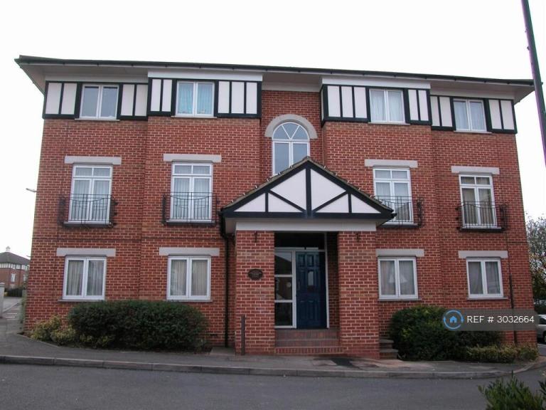3 bedroom flat in Alwyn Gardens, London, NW4 (3 bed) (#3032664)