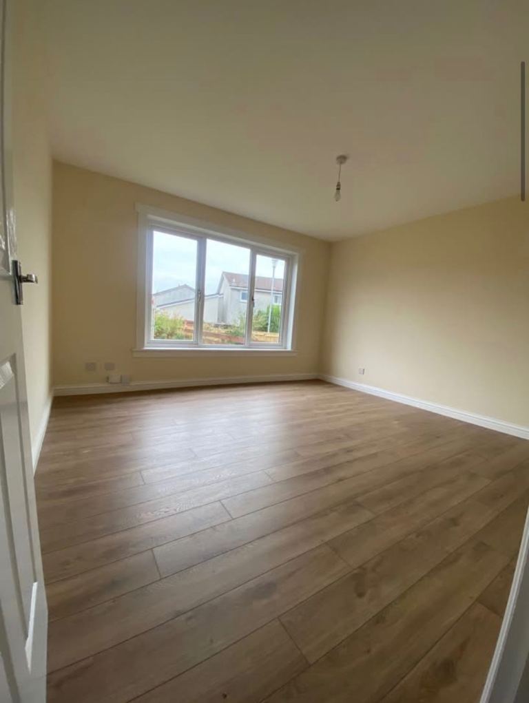 3 Bedroom End Terrace House to rent Kirkintilloch