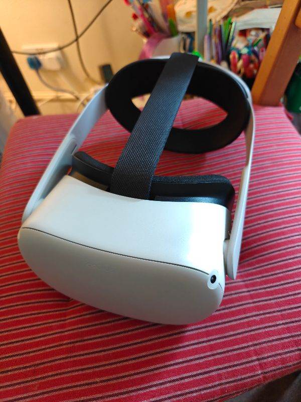 Meta Quest 2 (128gb) complete VR system