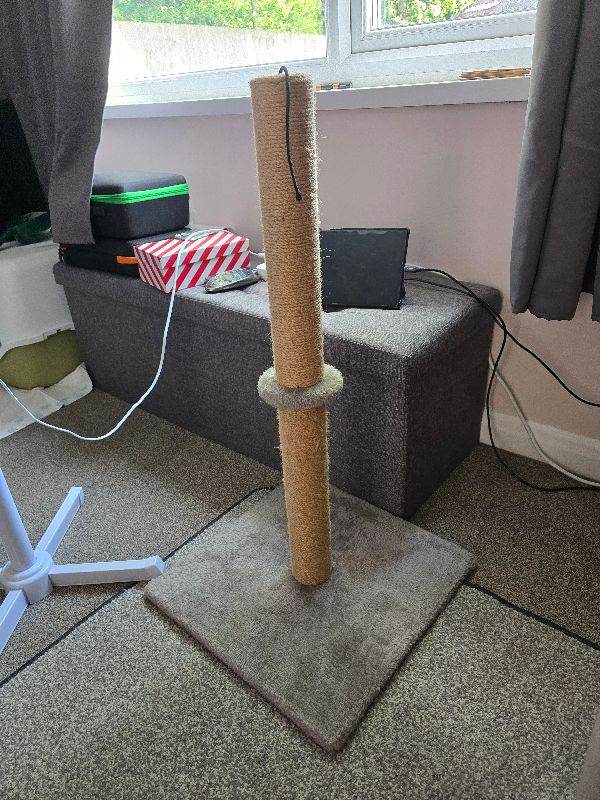 Scratching post