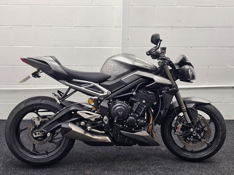 TRIUMPH STREET TRIPLE RS ** QUICK SHIFTER - SEAT COWL - JUNE 2027 MOT **