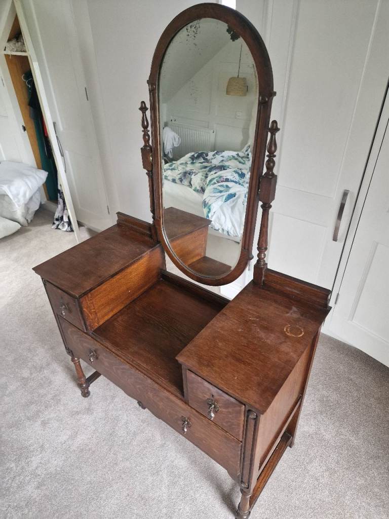 Dressing Table with Mirror