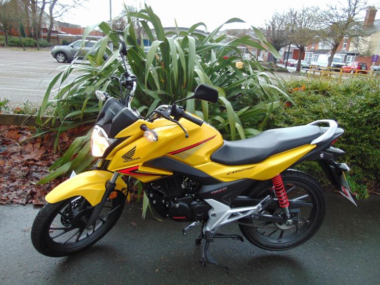 Honda GLR125 CBF125 2019 splendid low miles commuter 125 learner bike p/ex ok   