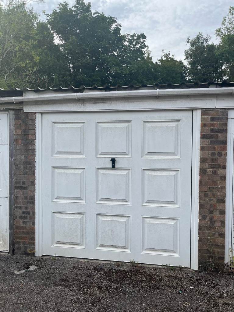 Single Garage for Rent