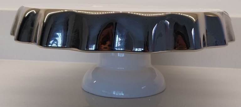 White & Silver cake stand
