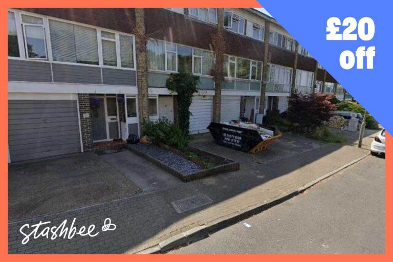 Garage to rent in London (SW15) | Stashbee