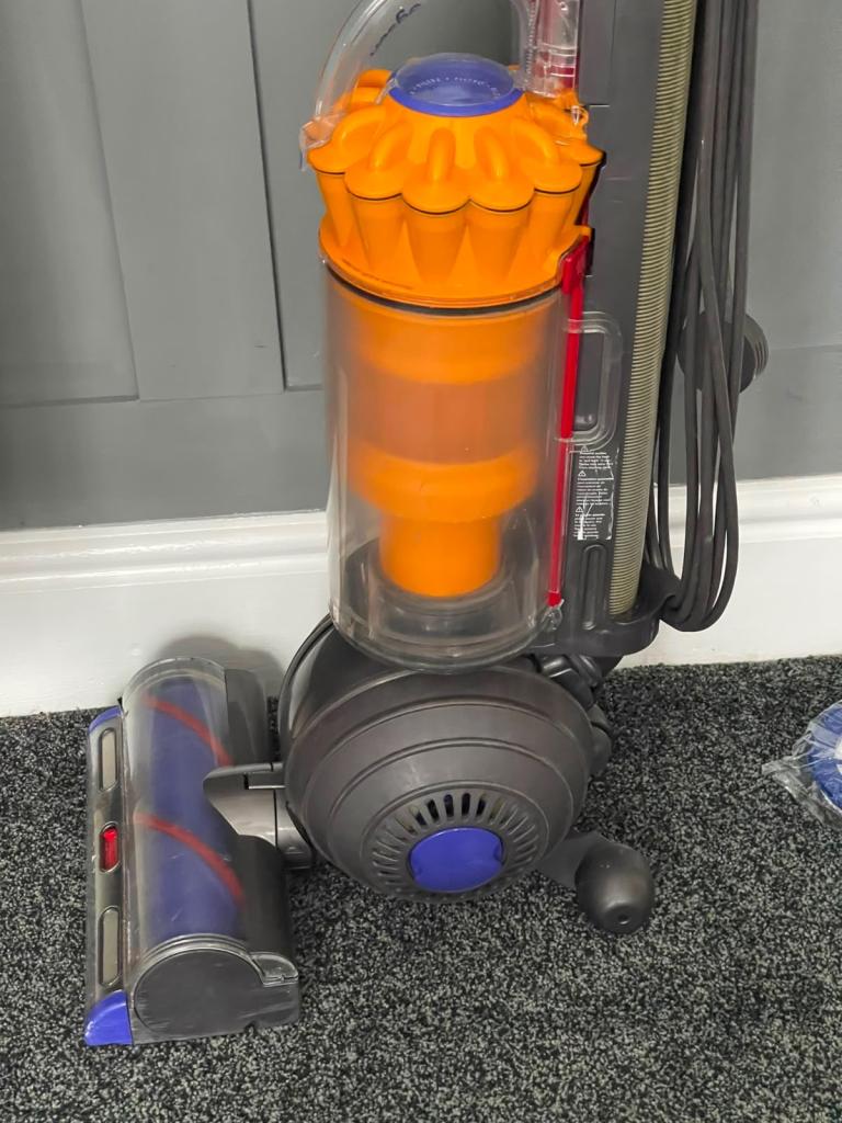 dyson up 22  immaculate cond
