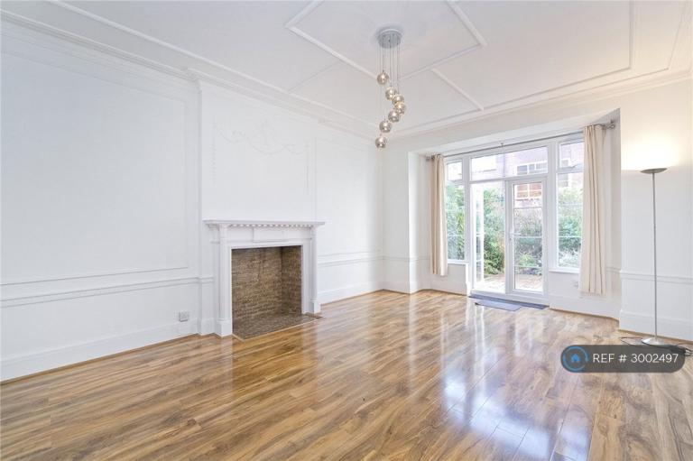 2 bedroom flat in West Hampstead, London, NW2 (2 bed) (#3002497)