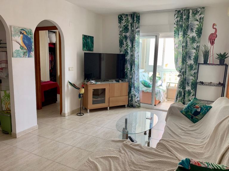 Sunny 2-Bed Apartment in Guardamar del Segura, Costa Blanca, Spain – Near A Long Sandy Beach