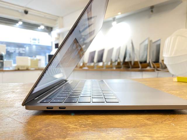Apple MacBook Pro 13