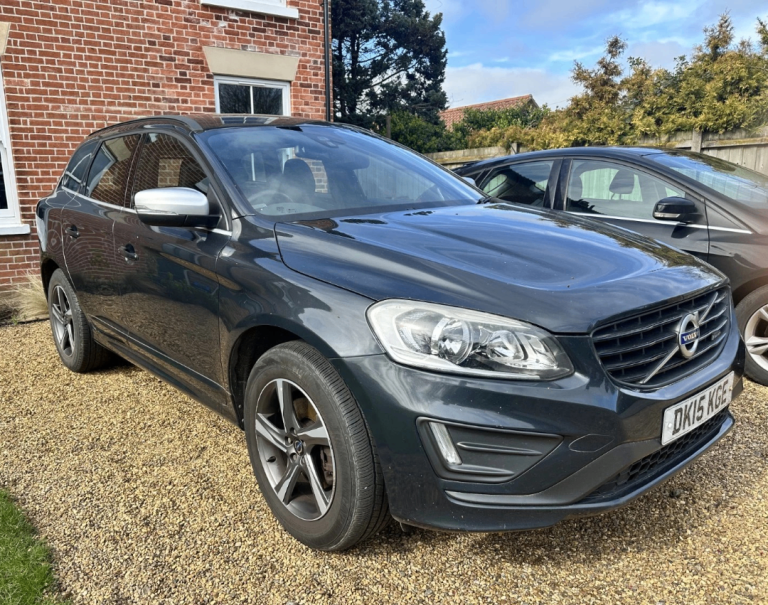 * ULEZ FREE * 2015 VOLVO XC60 2.0 D4 R DESIGN 190 BHP SUV 6 SPEED MANUAL DIESEL EURO 6 £35 ROAD TAX