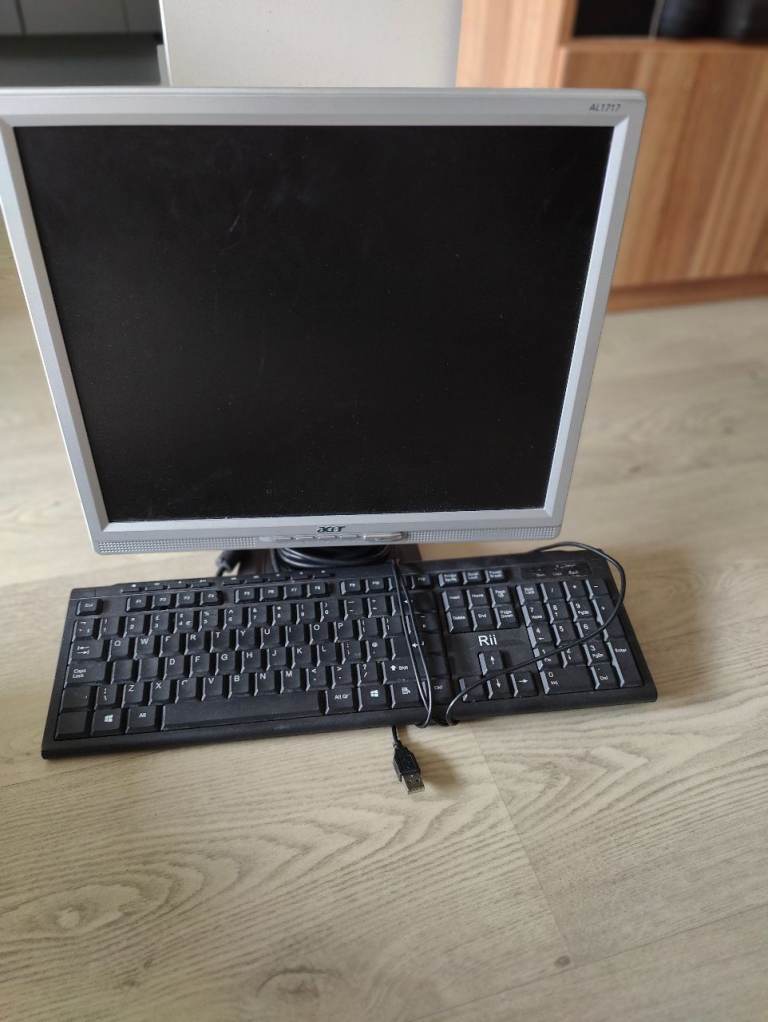 Acer AL1717 17" LCD monitor with USB keyboard