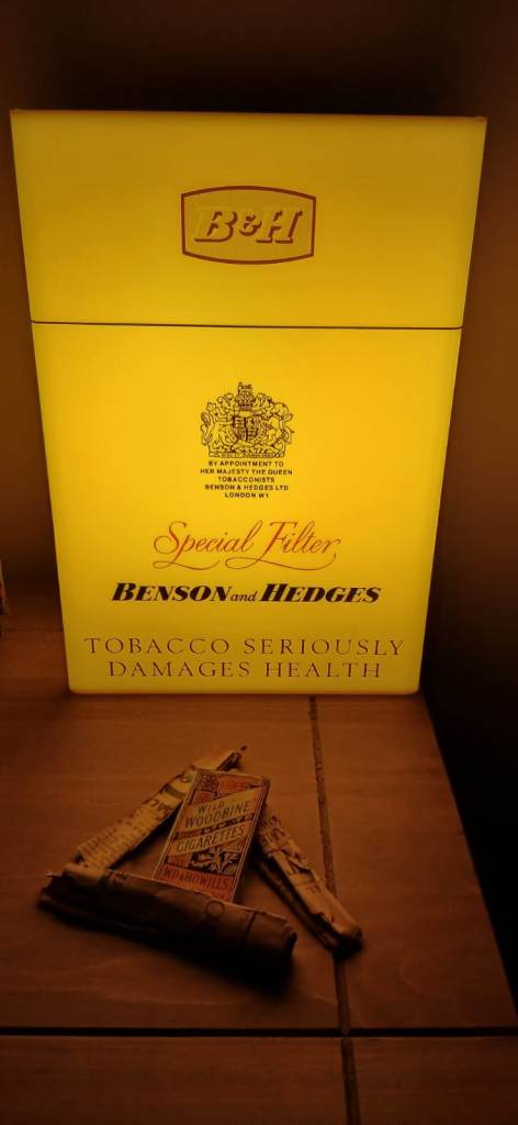 Benson & Hedges Special Filter Light-Up Packet Lamp - Yellow Plastic