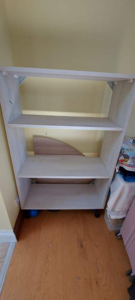 Light Wood Effect Bookshelf / Storage Unit – Good Condition