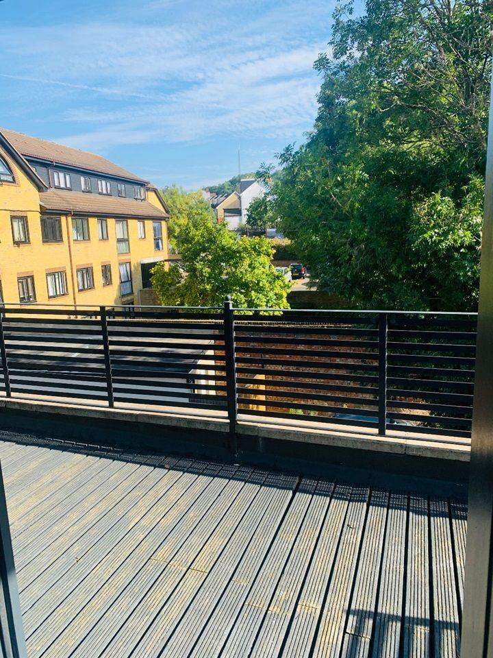 R2SA Modern 1 Bed Flat in Thornton Heath CR7