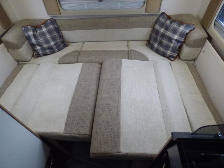 Swift Escape Compact C404 Motorhome DIESEL MANUAL 2021/71