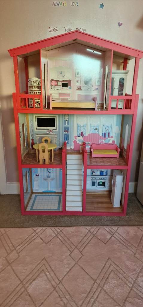 Doll house, dolls, horses and accessories 