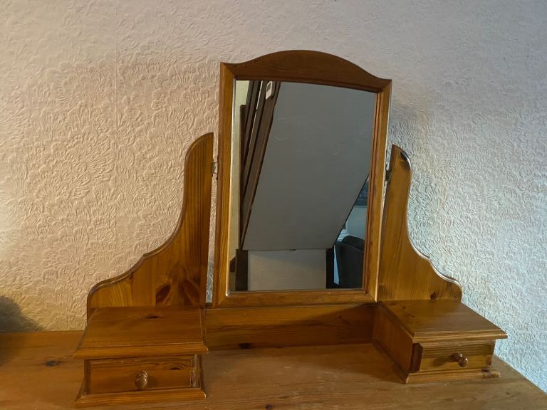 Pine dressing table mirror (Pending collection)
