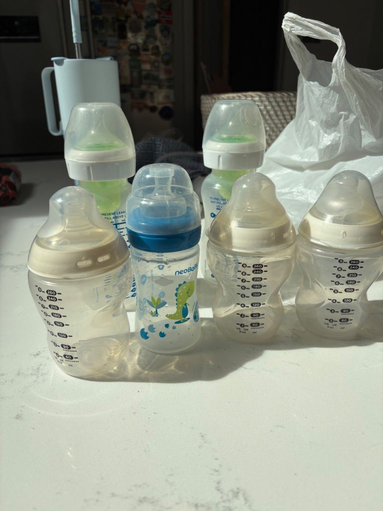Bundle of Baby Feeding Bottles – Good Condition