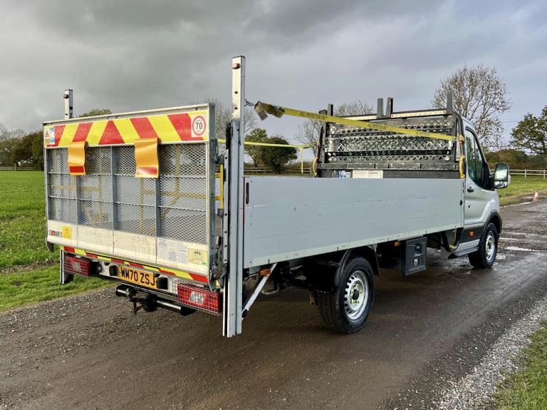 FORD TRANSIT 2.0 Transit Leader 350 L4 2.0L EcoBlue 130PS RWD 6 Speed Manual DRO