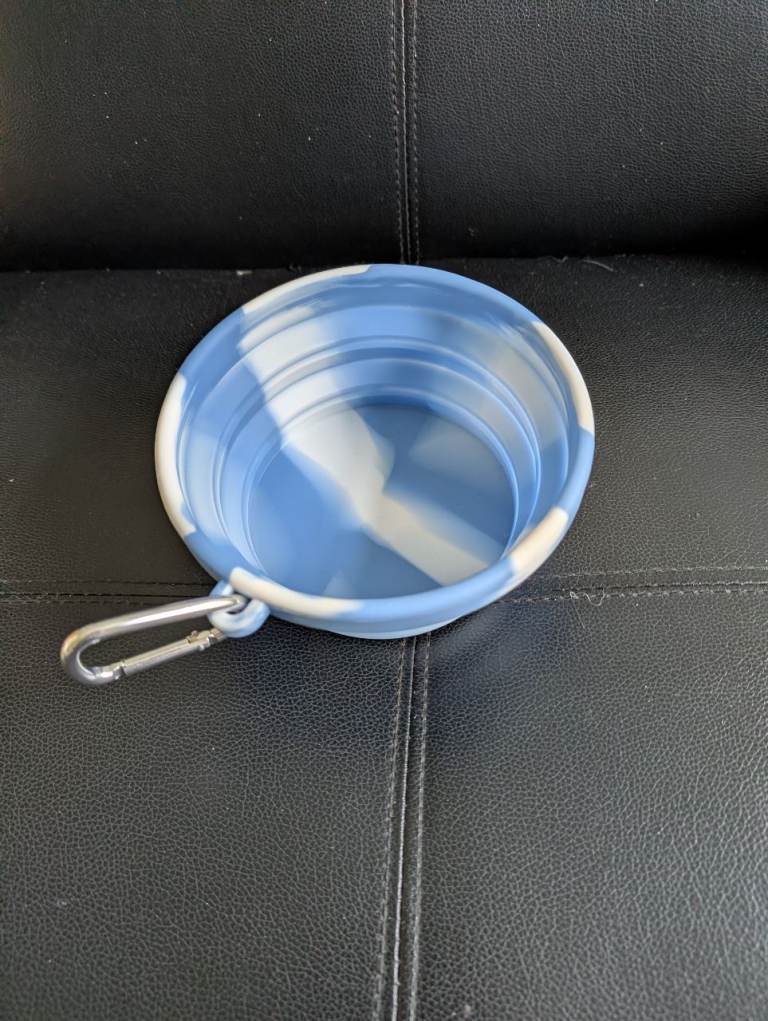 Collapsible water bowl for pets