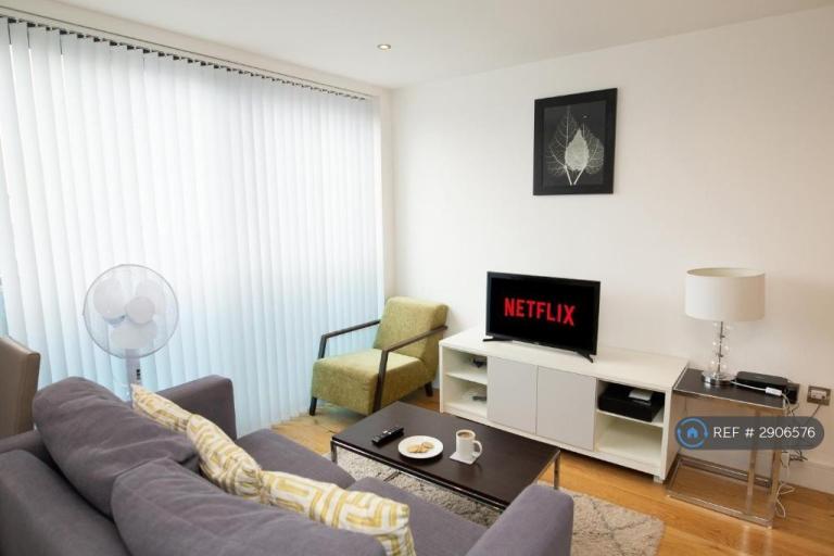 Studio flat in Trident House, Hayes, UB3 (#2906576)