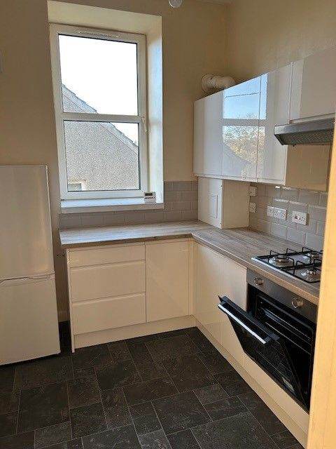 2 Bedroom First Floor Flat for Rent Fauldhouse 