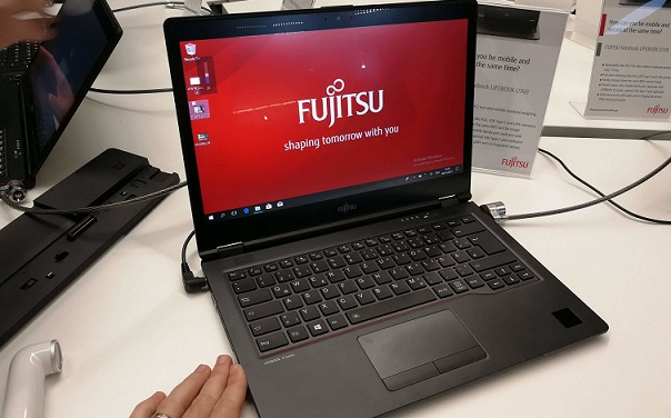 Fujitsu Lifebook U728 laptop 16gb ram memory Intel i7-8550U Quad core with backlit keyboard