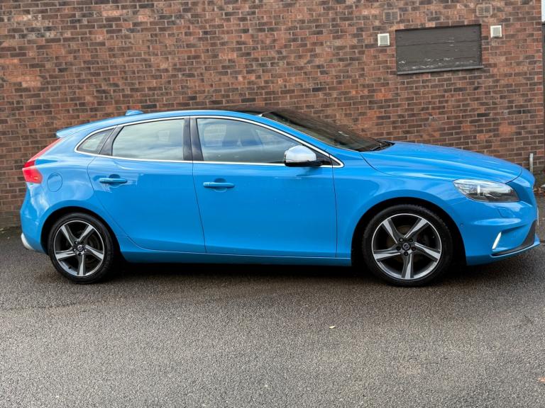 2014 Volvo V40 D2 R DESIGN 5dr HATCHBACK Diesel Manual